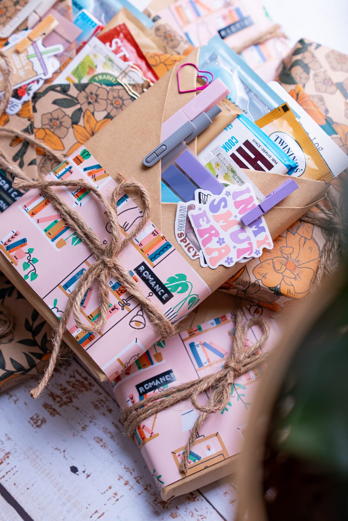 Bundle stack on shelf